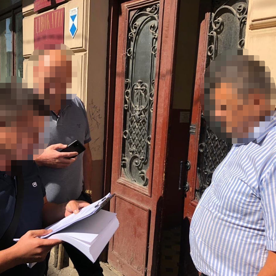 В Киеве экс-полицейский 4 года незаконно получал зарплату  