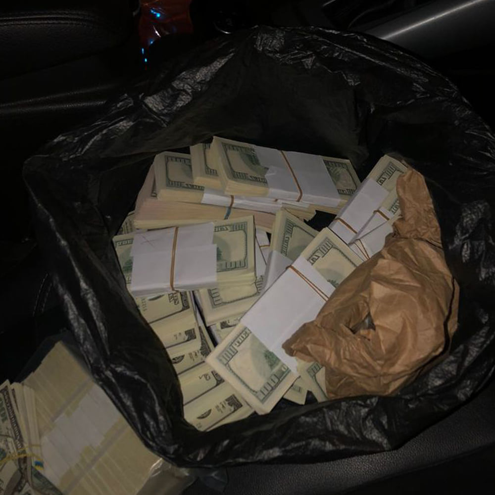 В Киеве пресекли продажу крупной партии фальшивых долларов  