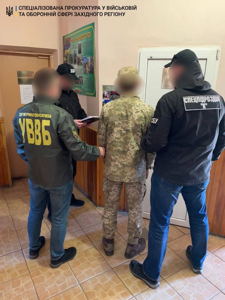 В Черновицкой области пограничник помогал контрабандистам