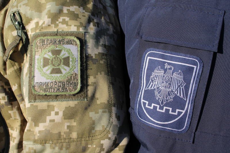 На границе с Молдовой полиция незаконно отобрала авто у украинца
