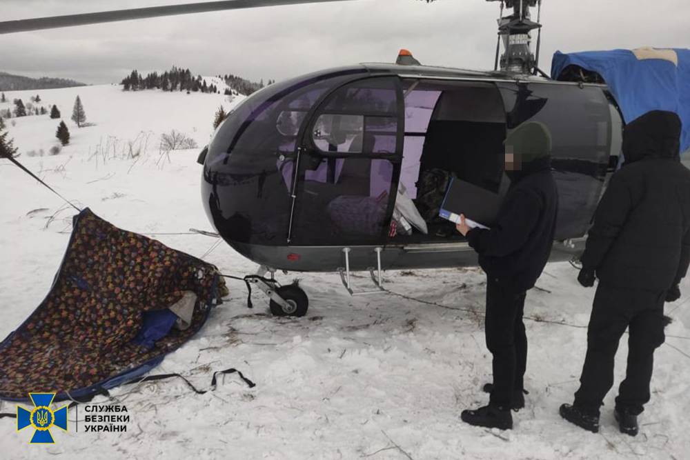 В Закарпатской области у контрабандистов отобрали вертолет
