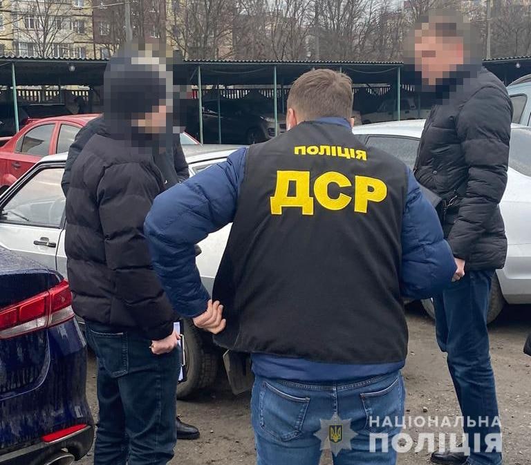 В  Днепропетровской области на взятке поймали чиновников Госпродпотребслужбы