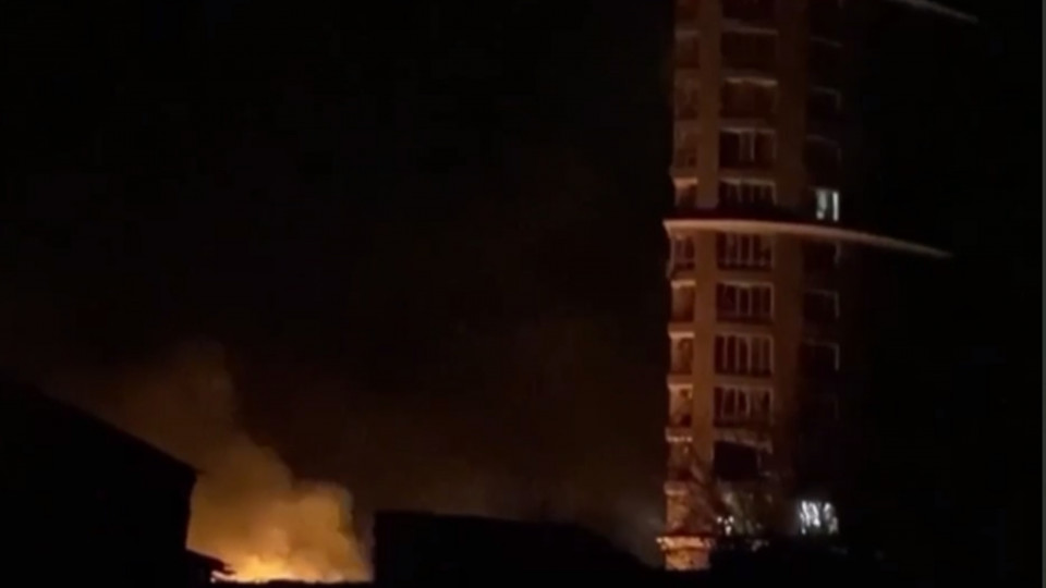 В Харькове в результате авиаудара горела областная прокуратура
