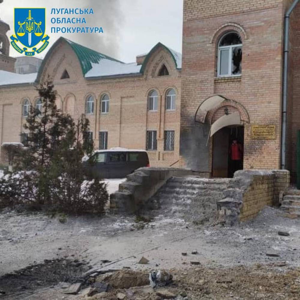 Оккупанты в Северодонецке расстреляли артиллерией кафедральный собор