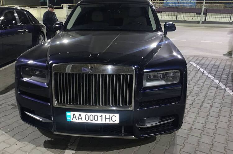 На границе с Молдовой задержали два Rolce-Royce связаные с российским олигархом Дмитрием Медведевым