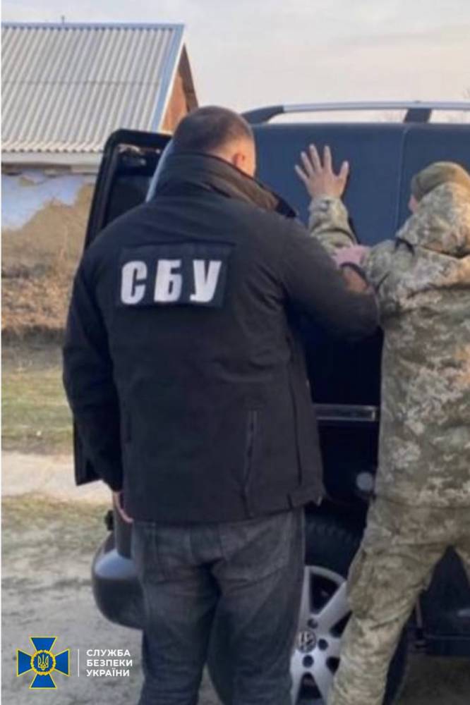 В Одесской области пограничник попался на взятке  