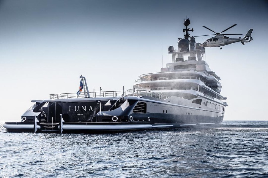 В Германии задержали роскошную яхту Luna российского миллиардера Ахмедова