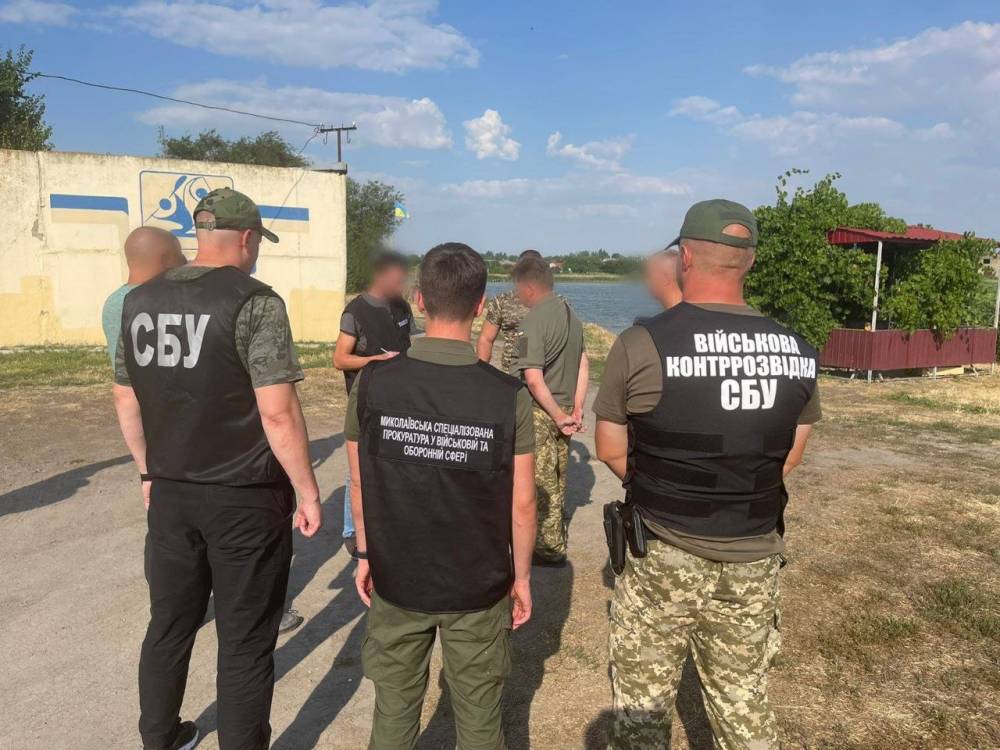 В Николаевской области офицер пытался подкупить сотрудника военной комендатуры