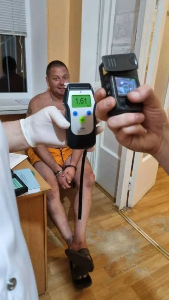В Днепропетровской области пьяный полковник СБУ угрожал патрульным оружием