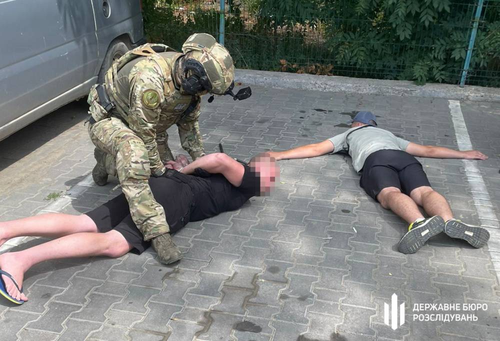 В Черновцах пограничник помогал контрабандистам сигарет