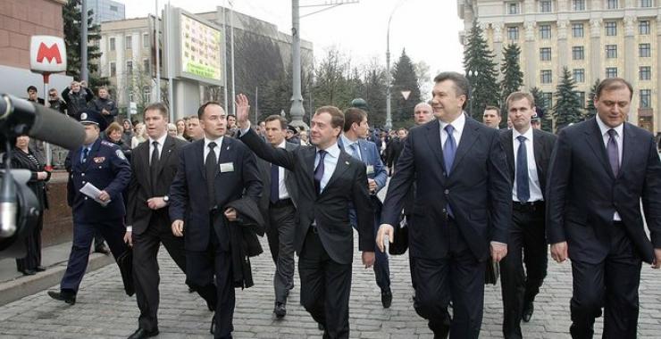 Двум экс-министрам правительства Азарова сообщили о подозрении в госизмене