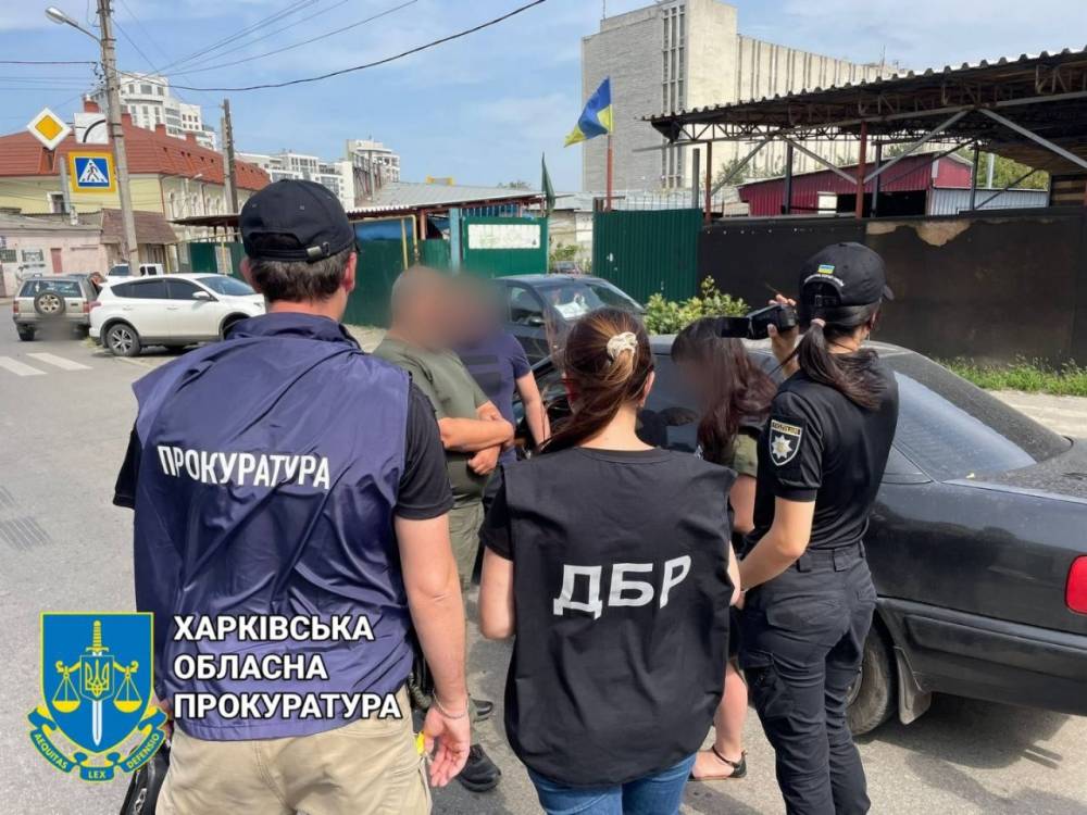 В Харькове полицейский вымогал 120 тысяч гривен  