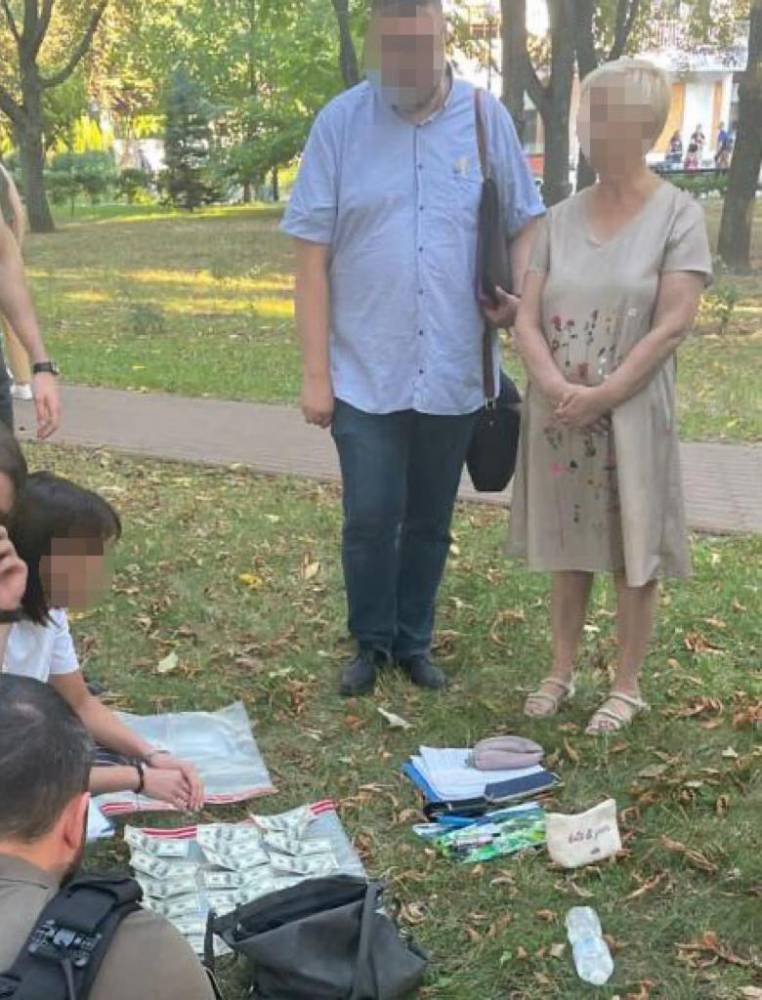 В Киеве адвокат вымогала взятку для судьи  