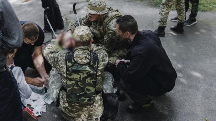 Взрыв на выставке в Чернигове: двоим военнослужащим вручили подозрения