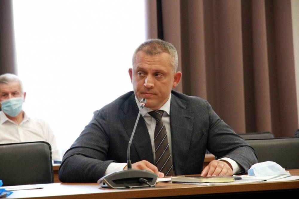 Керівника агенції місцевих доріг Полтавщини викрили на розтраті