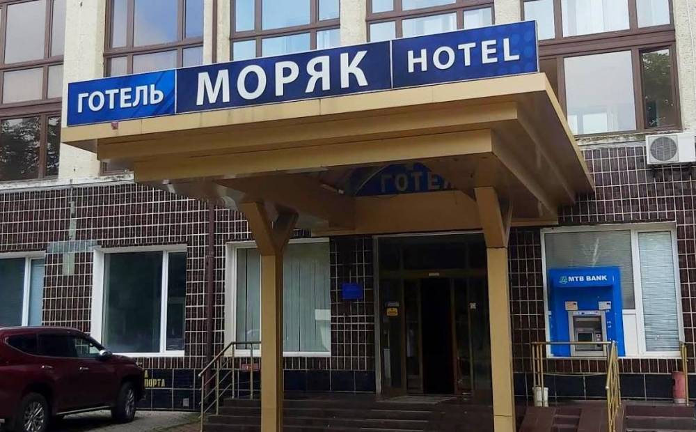 Готель Чорноморського порту придбає фірма дружини ексдиректора
