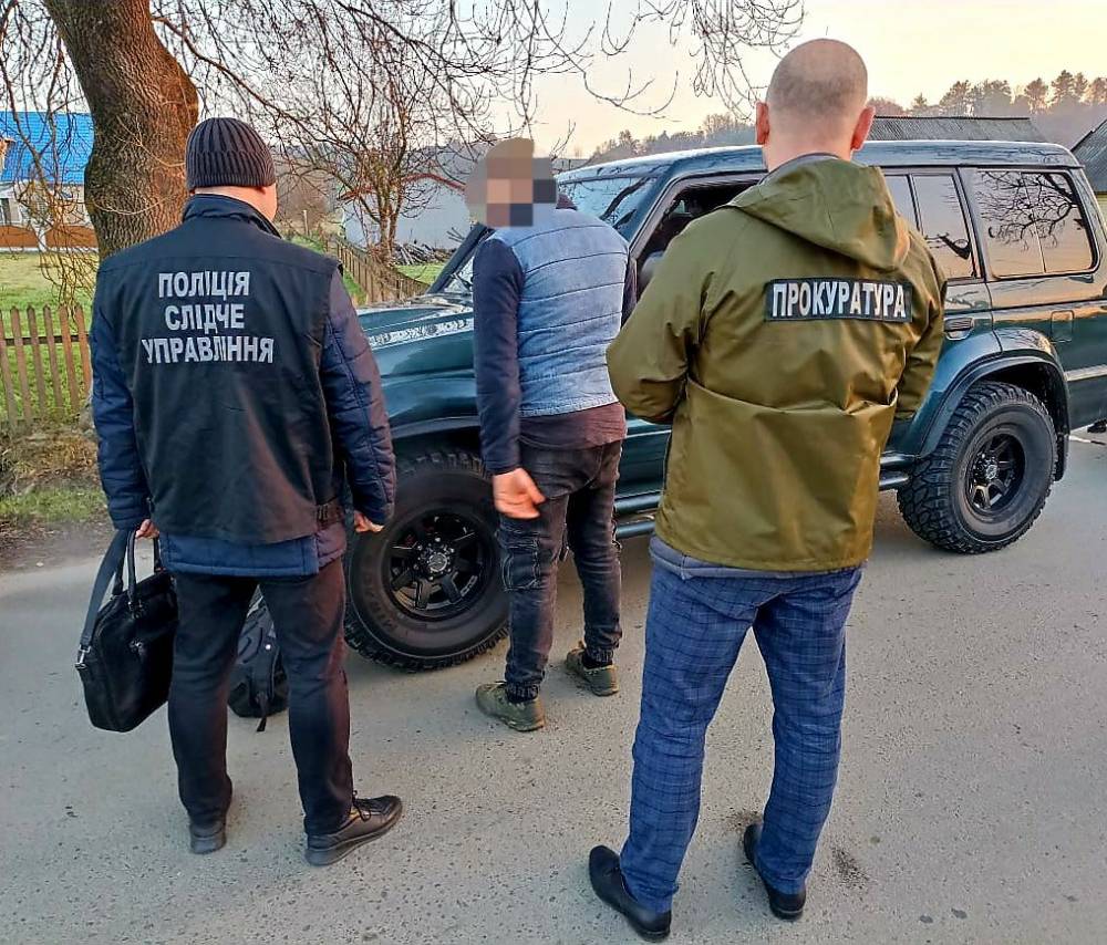 У Чернівцях затримали організатора незаконного каналу перетину кордону
