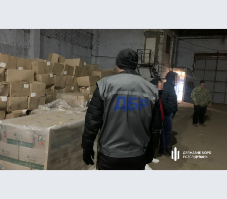 Великий військовий підрядник привласнював продукти харчування  