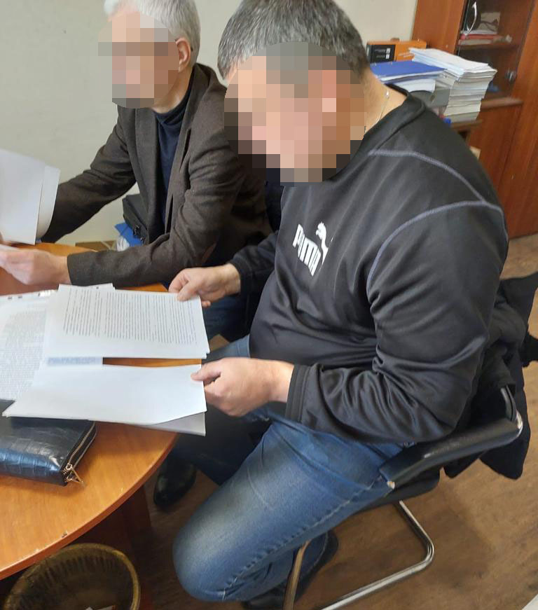 Екскерівника управління Держпраці в Хмельницькій області підозрюють у зловживаннях