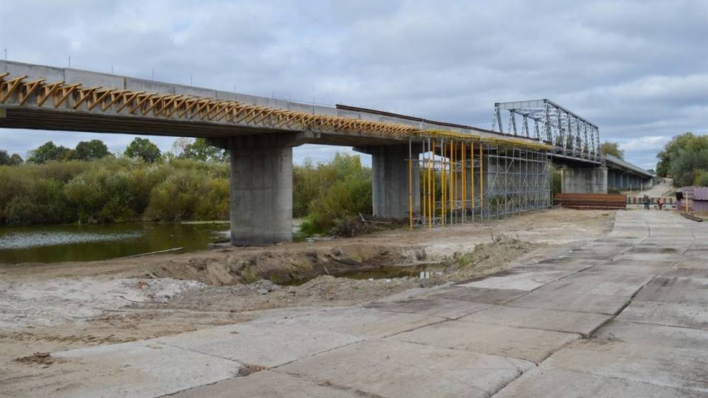 На Рівненщині вкрали гроші при ремонті мосту біля села