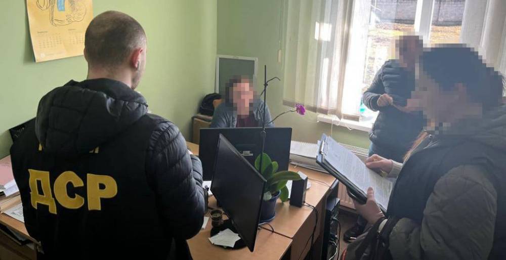 На Дніпропетровщині посадовці міськради вимагали гроші за МАФ