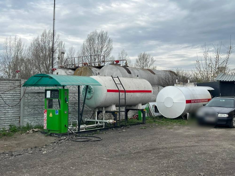 На Київщині викрили мережу нелегальних АЗС  
