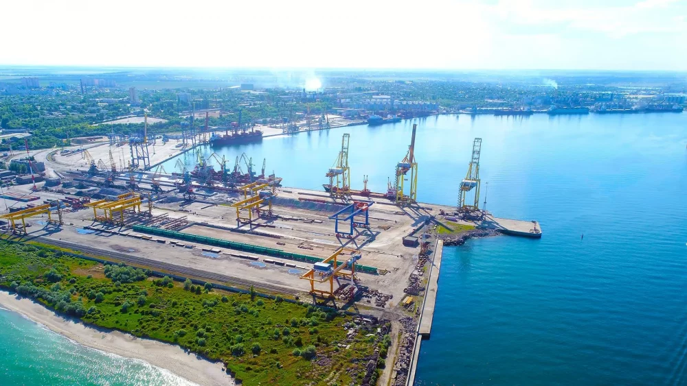 Посадовців Чорноморського порту підозрюють у зловживаннях