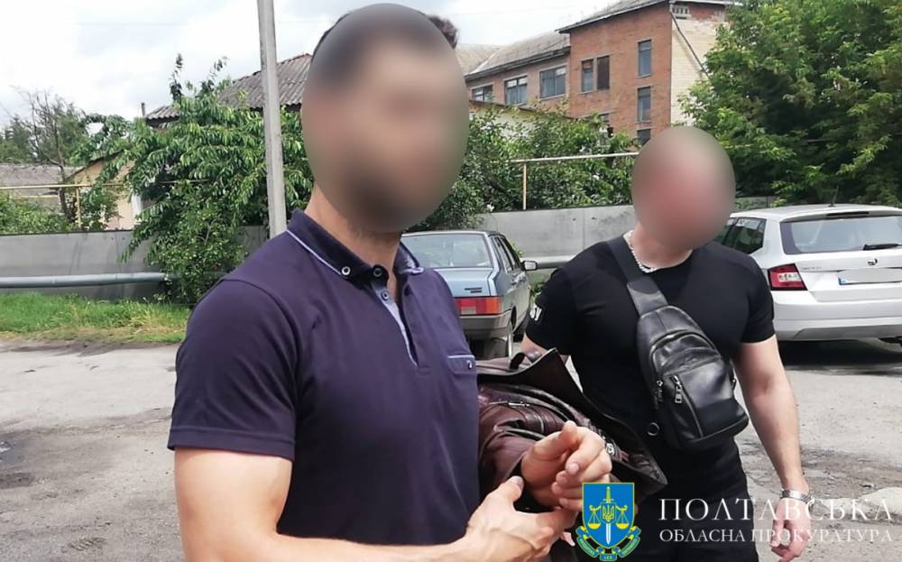 На Полтавщині посадовця міськради затримали на хабарі