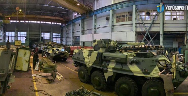 У Харкові оборонний завод купував деталі для БТР-4Е за завищеними цінами
