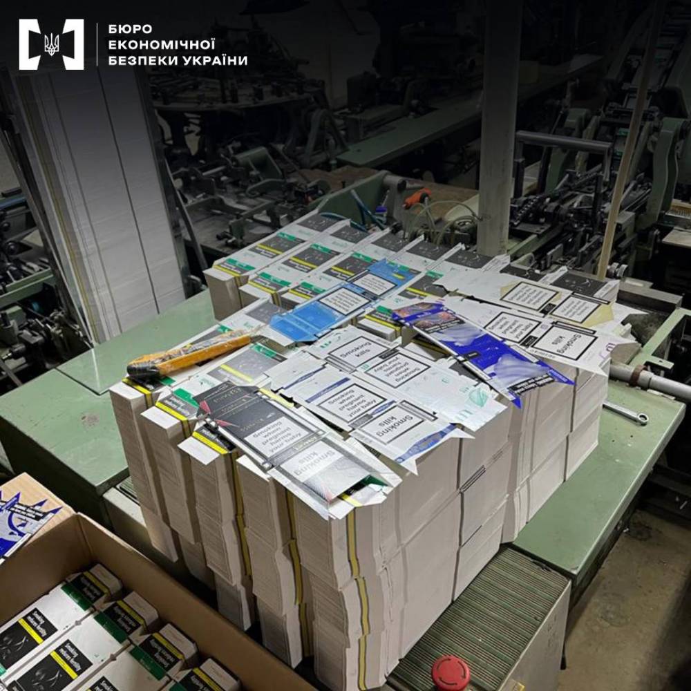На Одещині викрили підпільне виробництво цигарок  