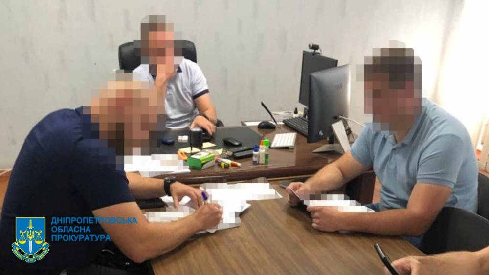 У Дніпрі слідчий поліції вимагав шість тисяч доларів хабаря  