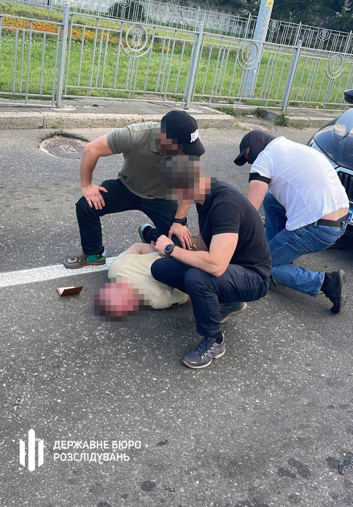 У Києві за корупцію затримали керівника Голосіївського військкомату  