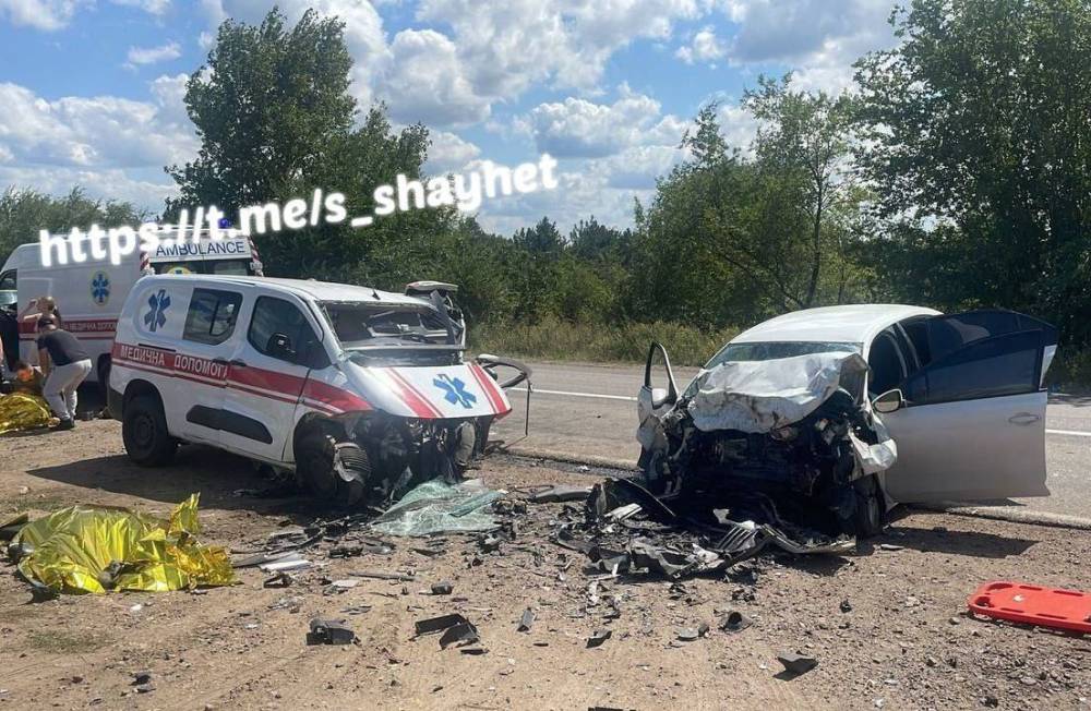 На Миколаївщині у ДТП загинув водій швидкої