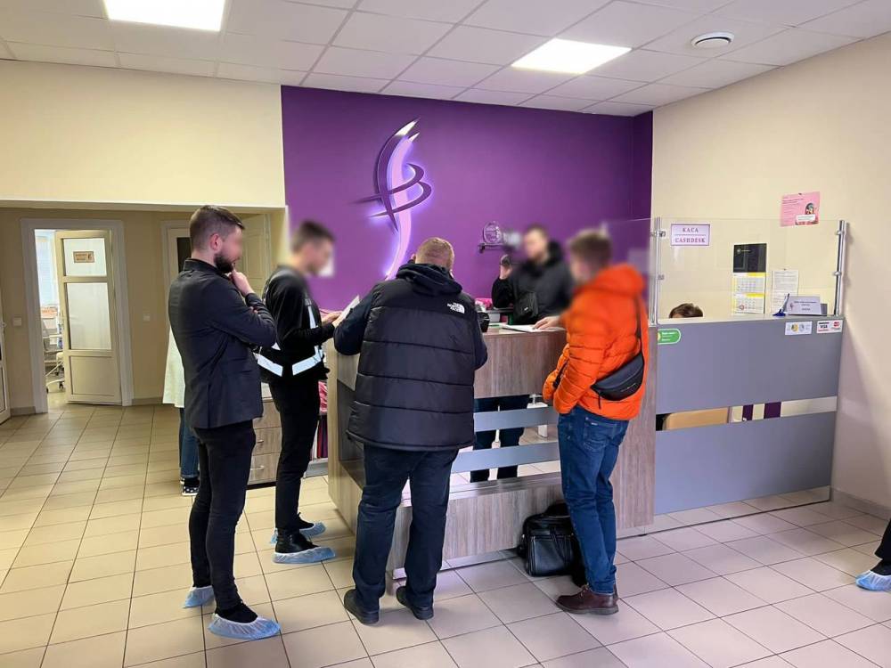 В Україні викрили схему торгівлі новонародженими дітьми  