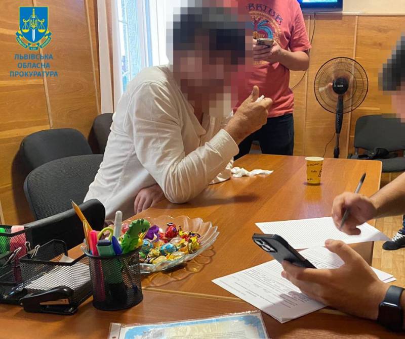 У Львові киянин пропонував 5 тисяч євро за знищення доказів з порнографії