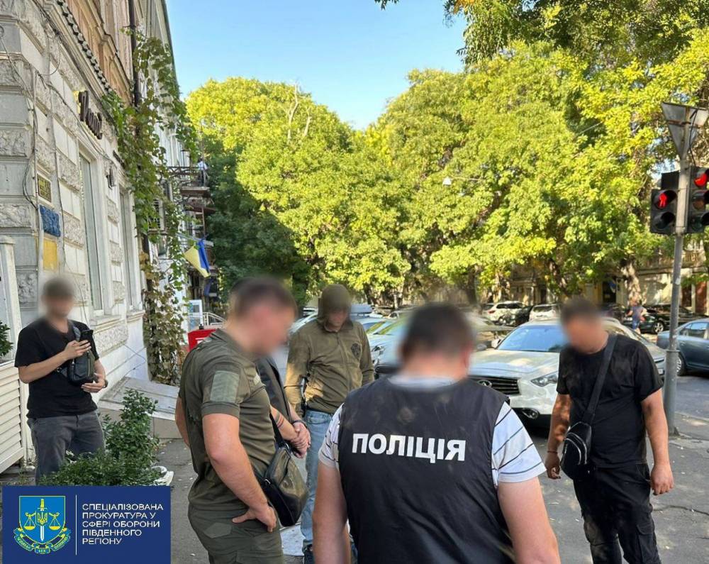 На Одещині колишнього військовослужбовця затримали за корупцію  