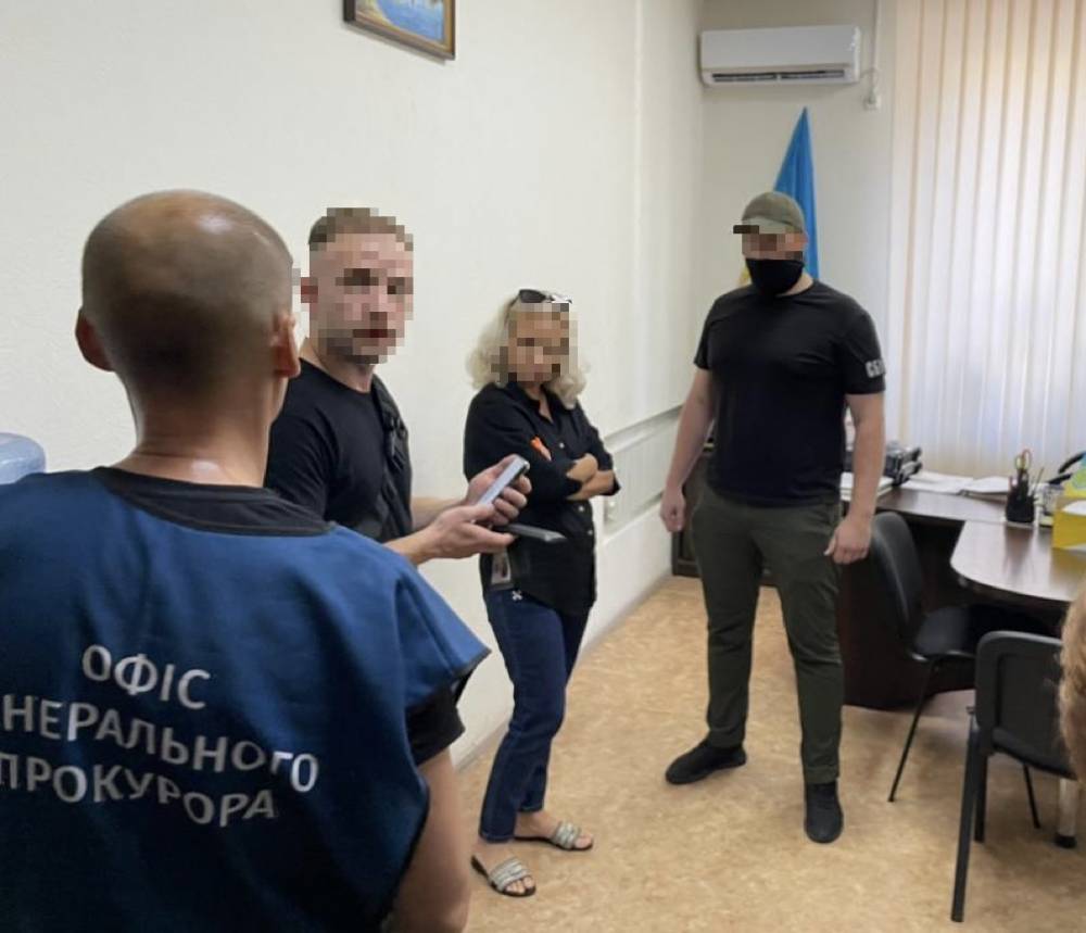 У Харкові за корупцію затримали шістьох співробітників міграційної служби