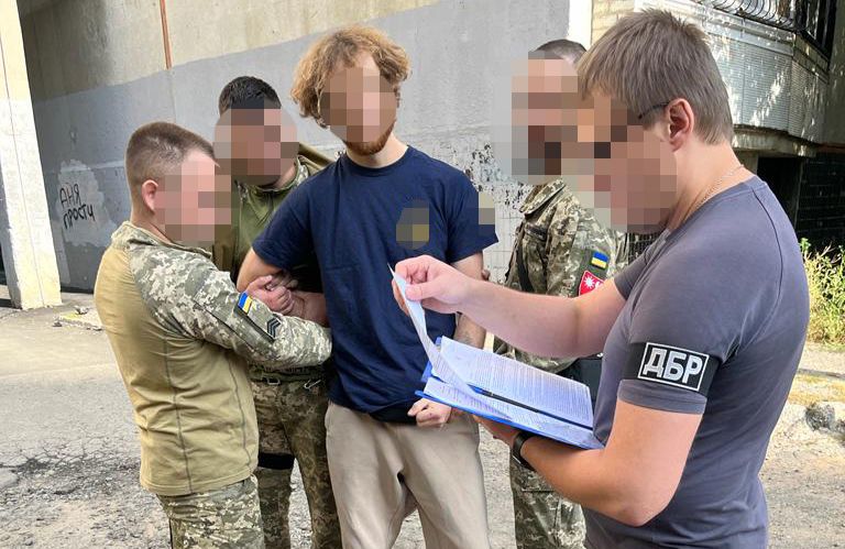 В Україні мобілізований втік зі служби та пропонував ДБР його упіймати