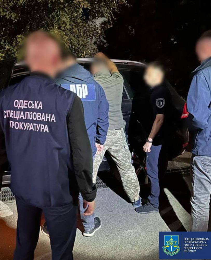 В Одесі на хабарі затримали інструктора Одеського районного військкомату