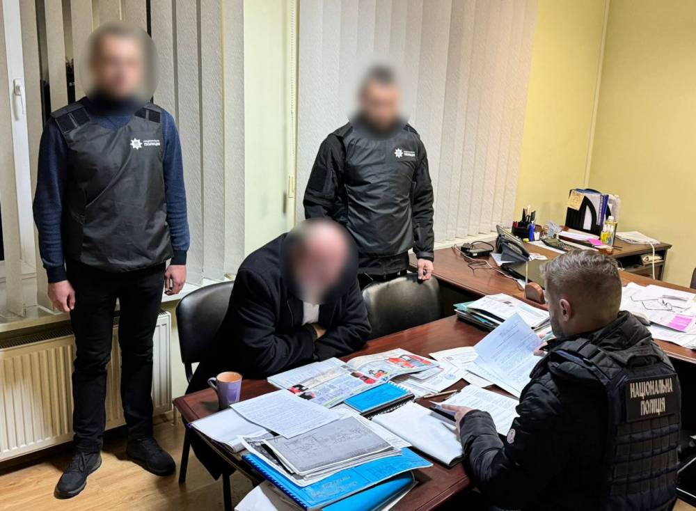В Чернігові посадовця міськради затримали із хабарем у 140 тисяч гривень