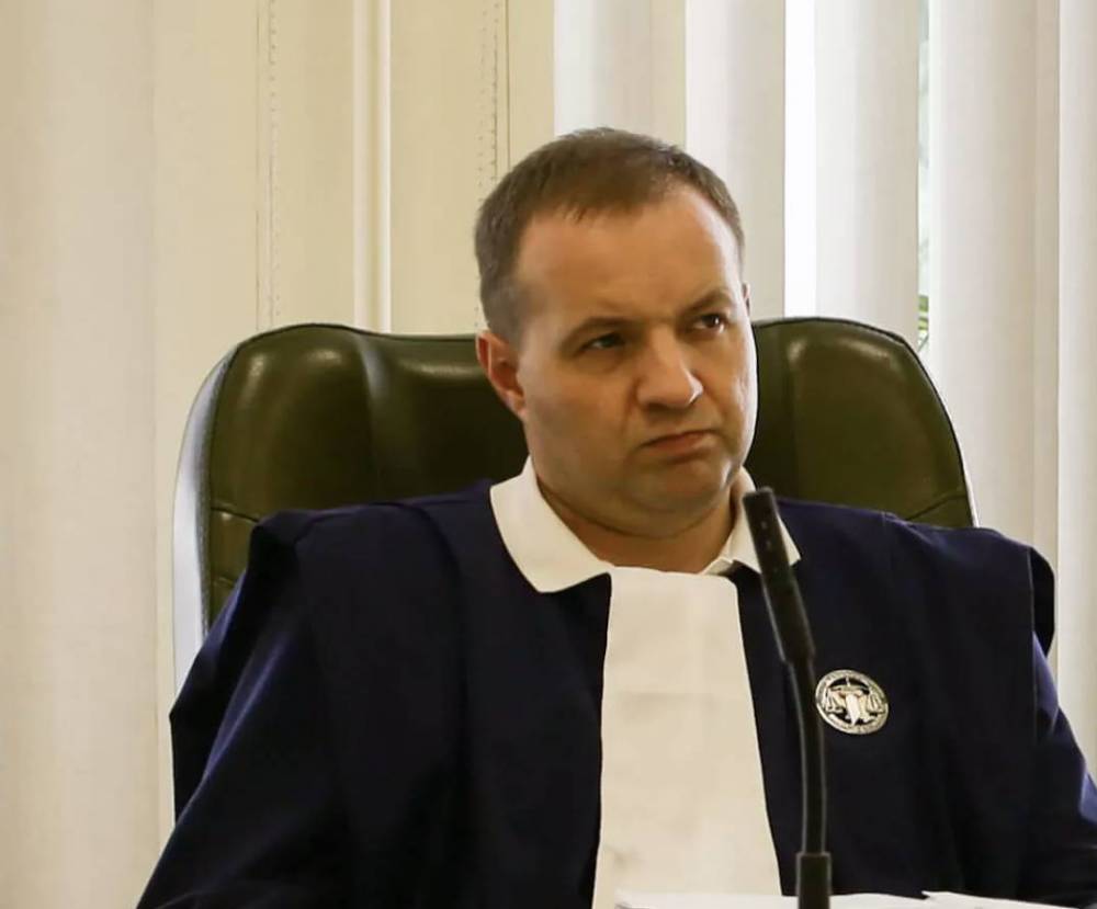 У Києві суддя отримав від батьків у подарунок 3 млн гривень та паркомісце  