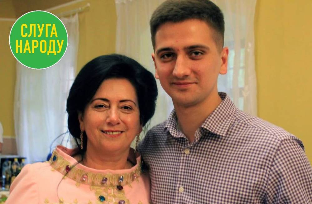 На Закарпатті посадовець ДМС та депутат від «Слуги народу» втік за кордон
