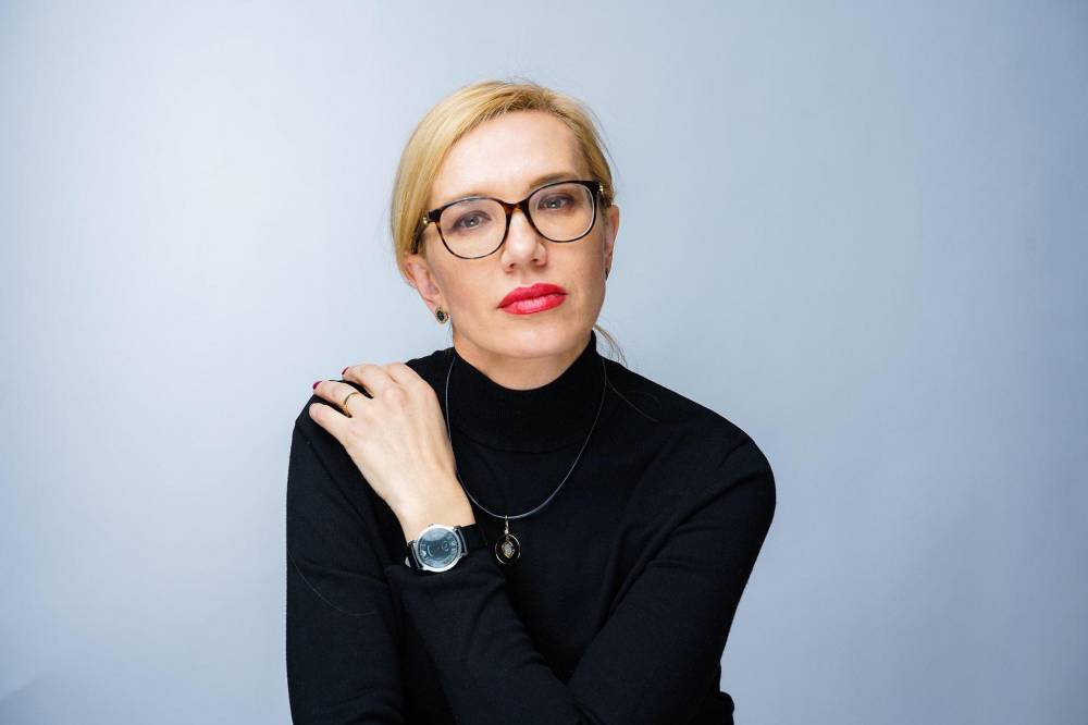 Депутат з Рівного та податківець Хотенко перед звільненням придбала авто за 1,7 млн гривень