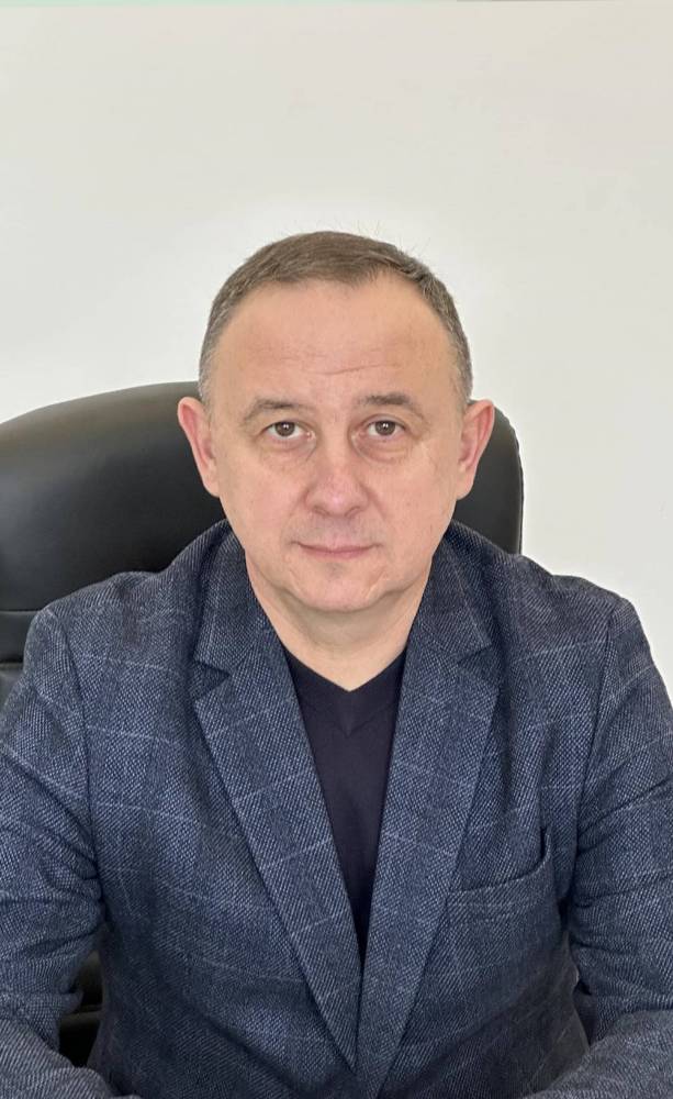 Заступник голови Львівської податкової Маца їздить на авто, яке придбала родичка  