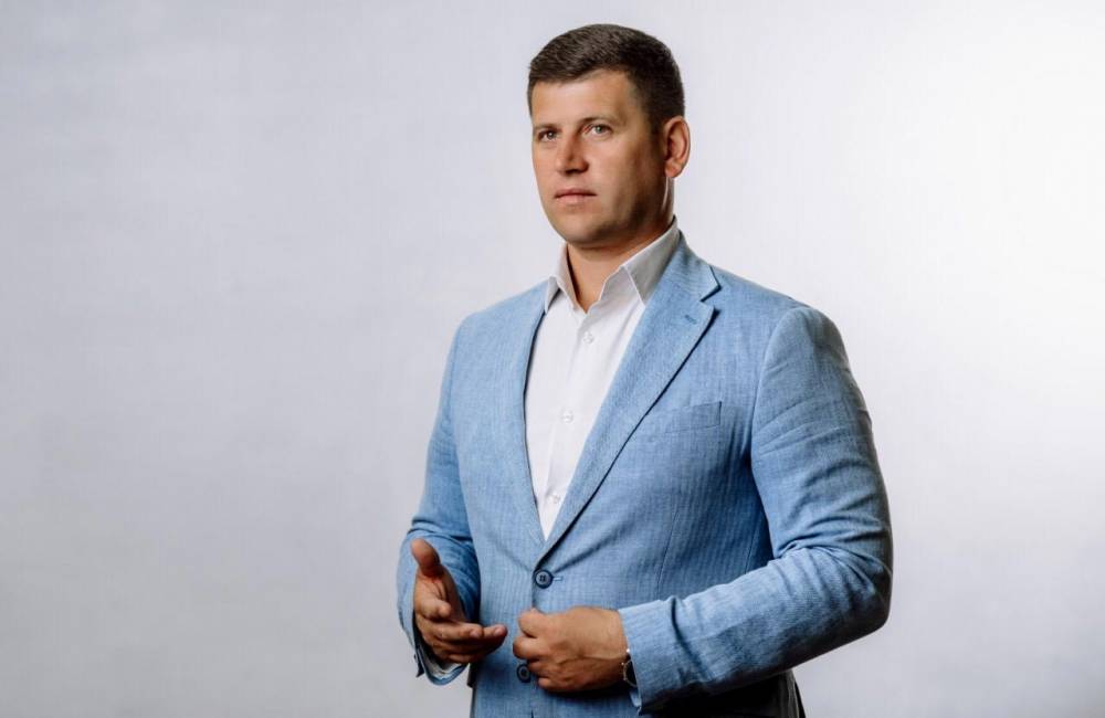 Помічника нардепа Бойка викрили у недостовірному декларуванні майна на 9,6 млн гривень  