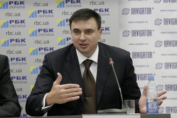 Компанія Navigator захопила монополію на постачання ноутбуків для школярів за завищеними цінами  