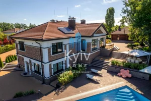 Співробітник Офісу генпрокурора Петров продає свій маєток за 1,1 млн доларів  