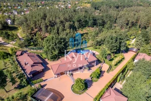 Співробітник Офісу генпрокурора Петров продає свій маєток за 1,1 млн доларів  