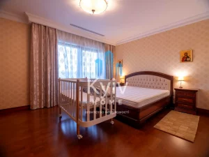 Співробітник Офісу генпрокурора Петров продає свій маєток за 1,1 млн доларів  