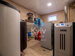Співробітник Офісу генпрокурора Петров продає свій маєток за 1,1 млн доларів  